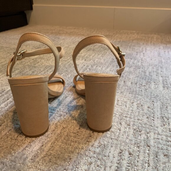 Gianni Bini 6.5 Nude Heels - Picture 3 of 4